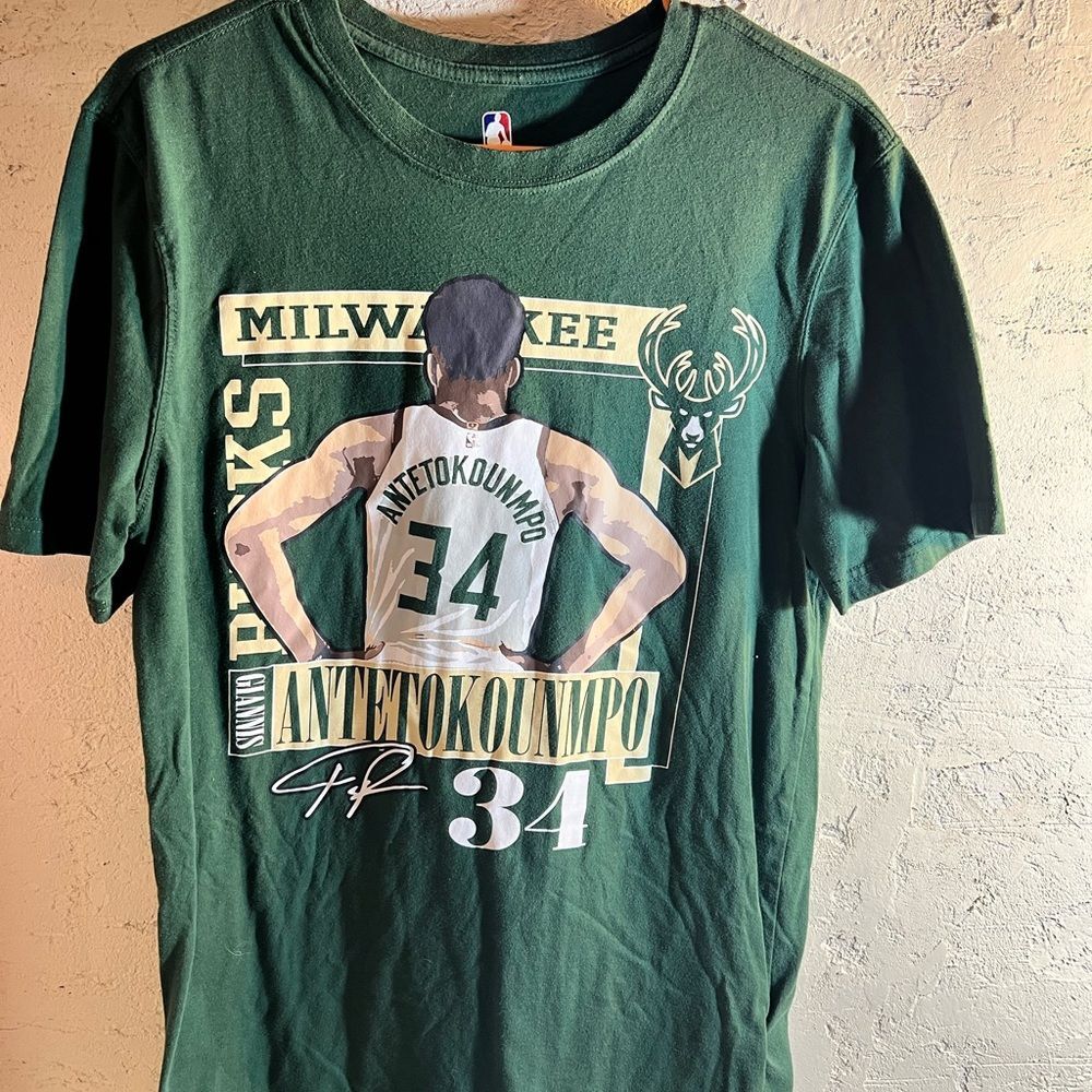 NBA Giannis Anteokoummpo Milwaukee Bucks Green T-Shirt